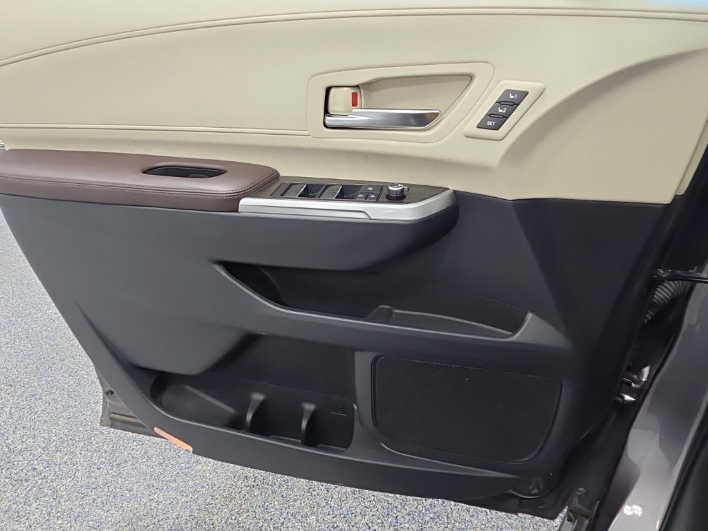2022 Toyota Sienna Platinum
