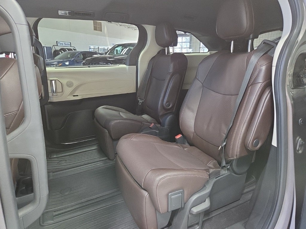 2022 Toyota Sienna Platinum