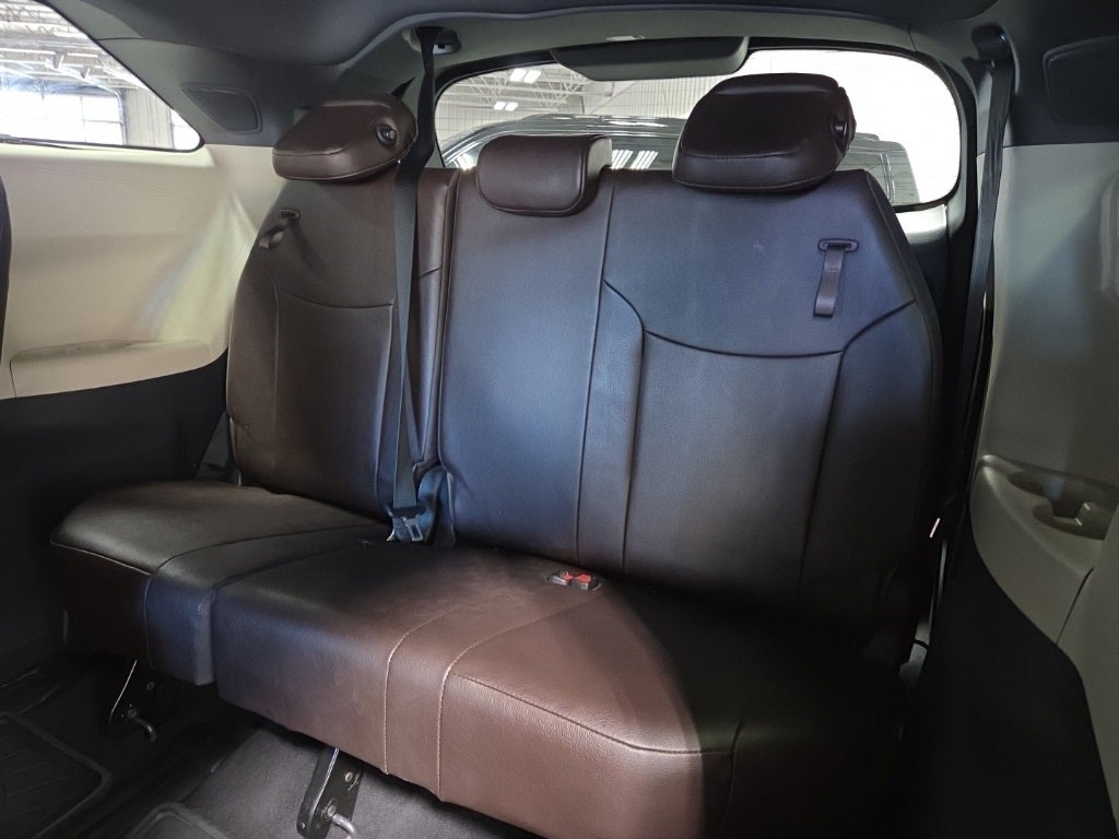 2022 Toyota Sienna Platinum