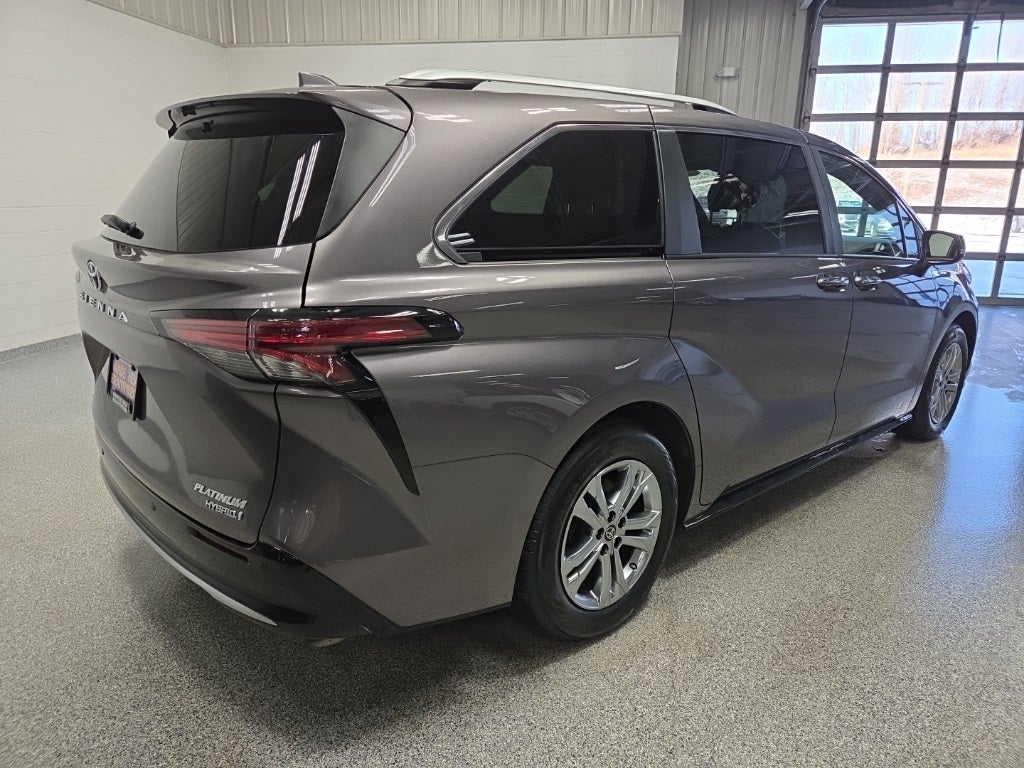 2022 Toyota Sienna Platinum