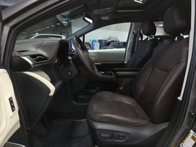 2022 Toyota Sienna Platinum